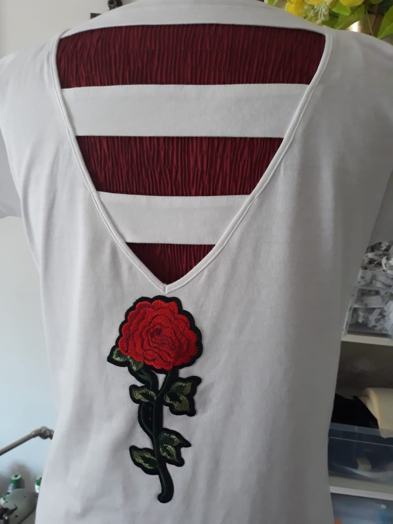 Canotta in Cotone Con Rosa Ricamata