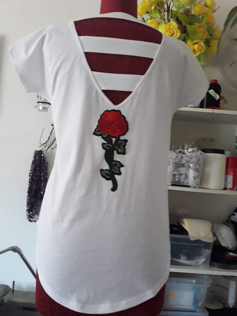 Canotta in Cotone Con Rosa Ricamata