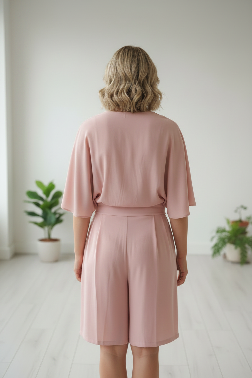 Blusa Rosa con Bermuda in Seta