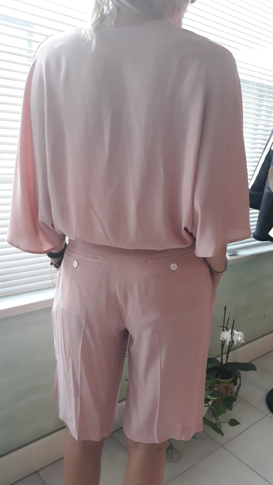 Blusa Rosa con Bermuda in Seta