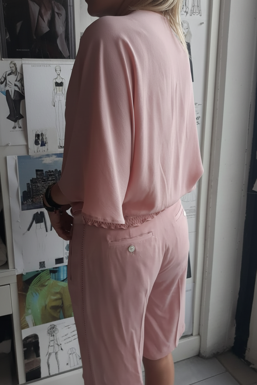 Blusa Rosa con Bermuda in Seta
