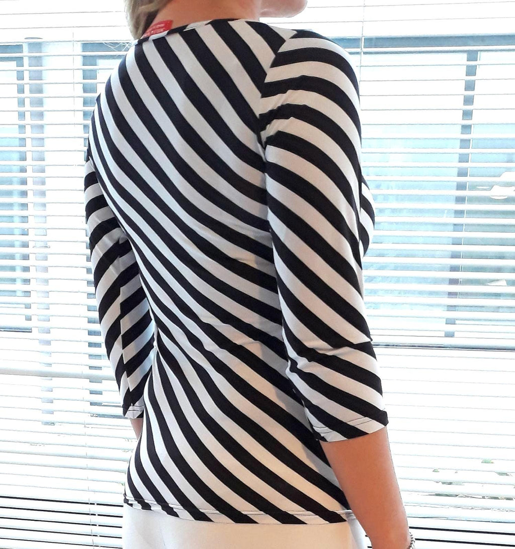 Blusa Zebrata Con Pantalone Bianco in Cotone